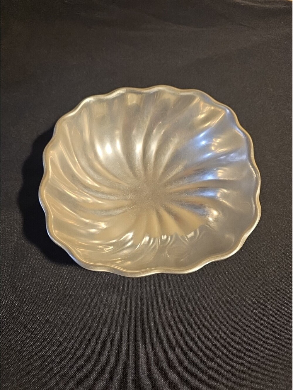 PEWTER BOWL Vintage Wilton Armetale 7" Small Eddy Fluted~ Swirled ~Scalloped